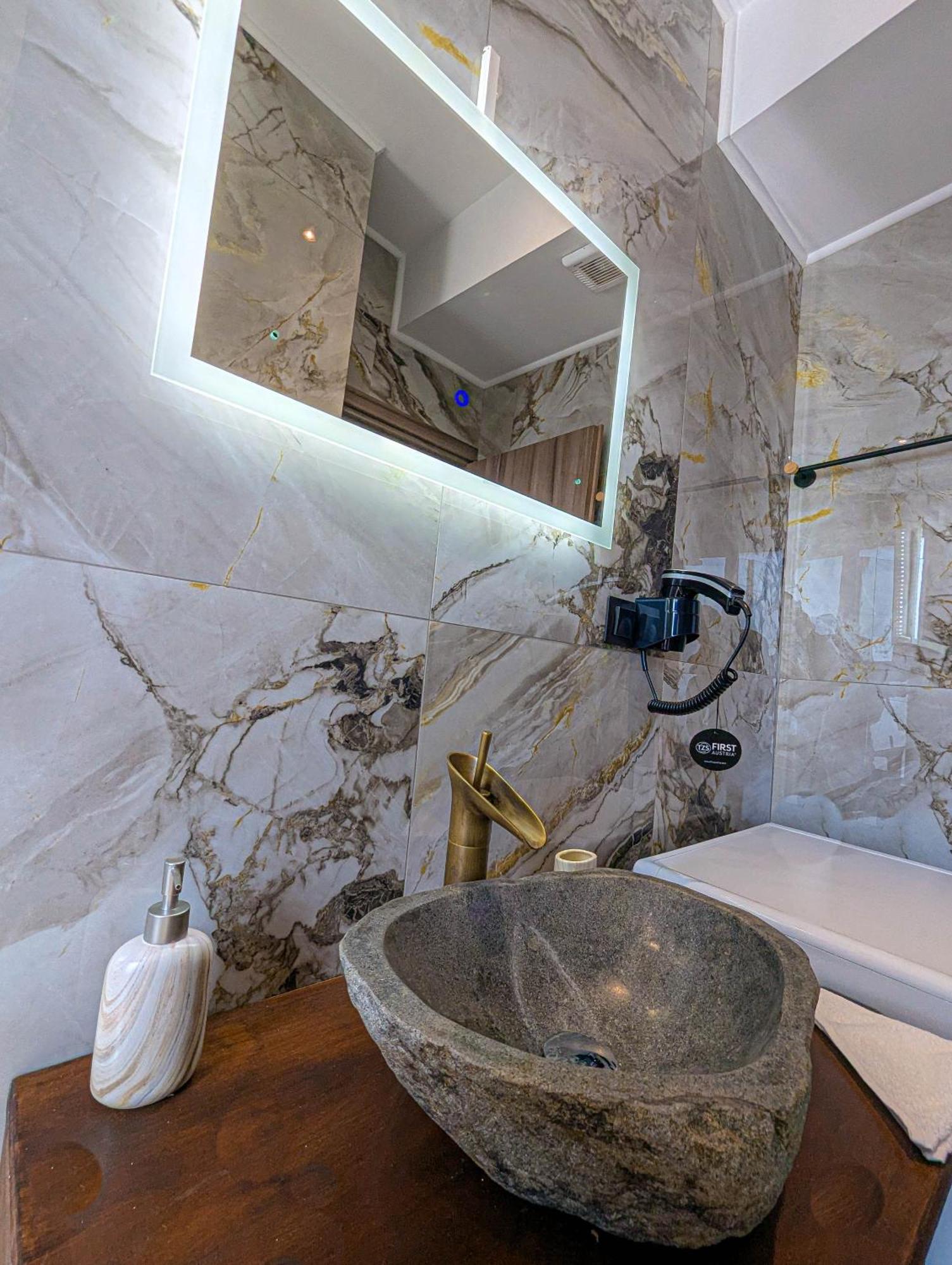 Ionian Pearl Apartments And Suites Corfu  Eksteriør billede